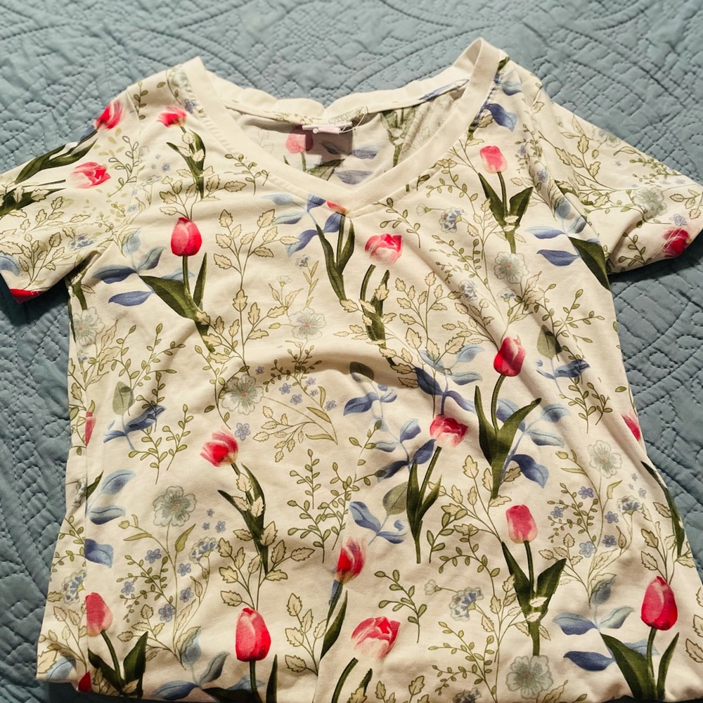 Agnes and Dora perfect tee